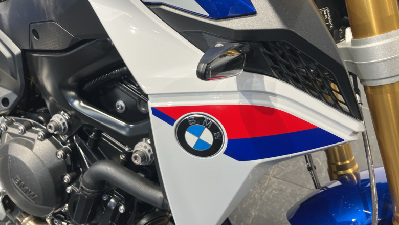 BMW F900 R (25MY)